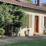 Domaine Agricole De Labarthe Bed & Breakfast