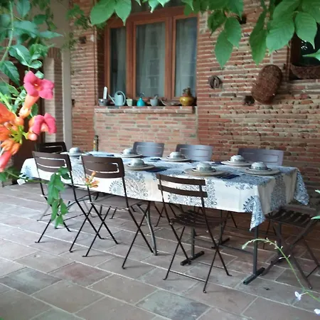 Bed & Breakfast Domaine Agricole De Labarthe 3*