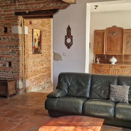 Domaine Agricole De Labarthe Bed & Breakfast Leguevin