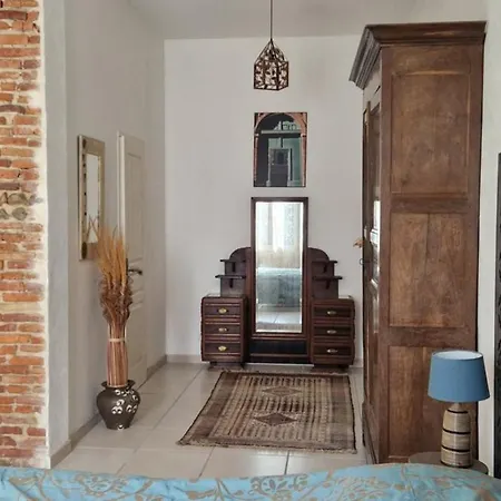 Bed & Breakfast Domaine Agricole De Labarthe Leguevin